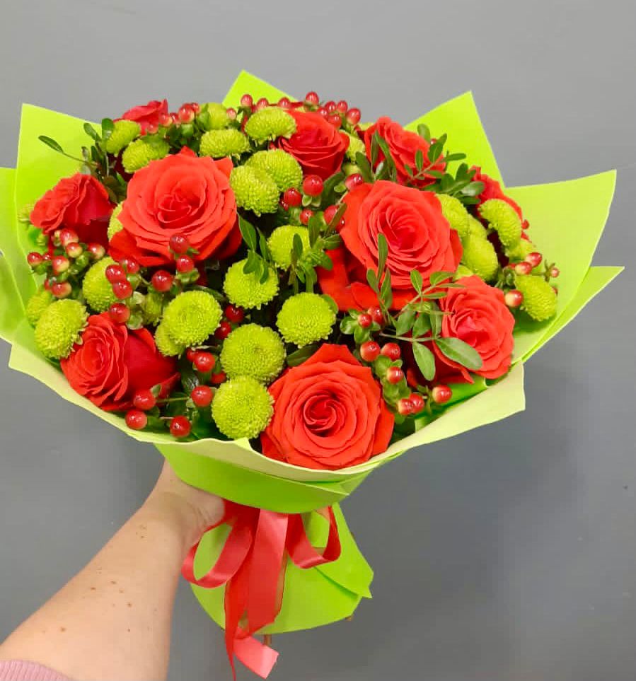 Букет цветов из: Хризантемы и Розы в Емельяново