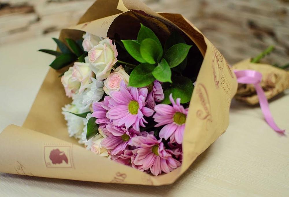 Букет цветов из: Розы и Хризантемы в Емельяново