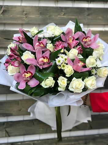 Букет цветов из: Розы и Хризантемы в Емельяново