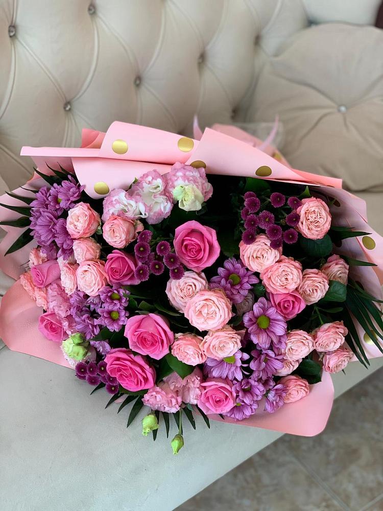 Букет цветов из: Хризантемы, Розы и Лизиантусы в Емельяново