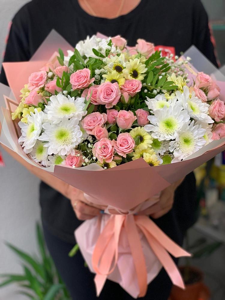 Букет цветов из: Розы и Хризантемы в Емельяново