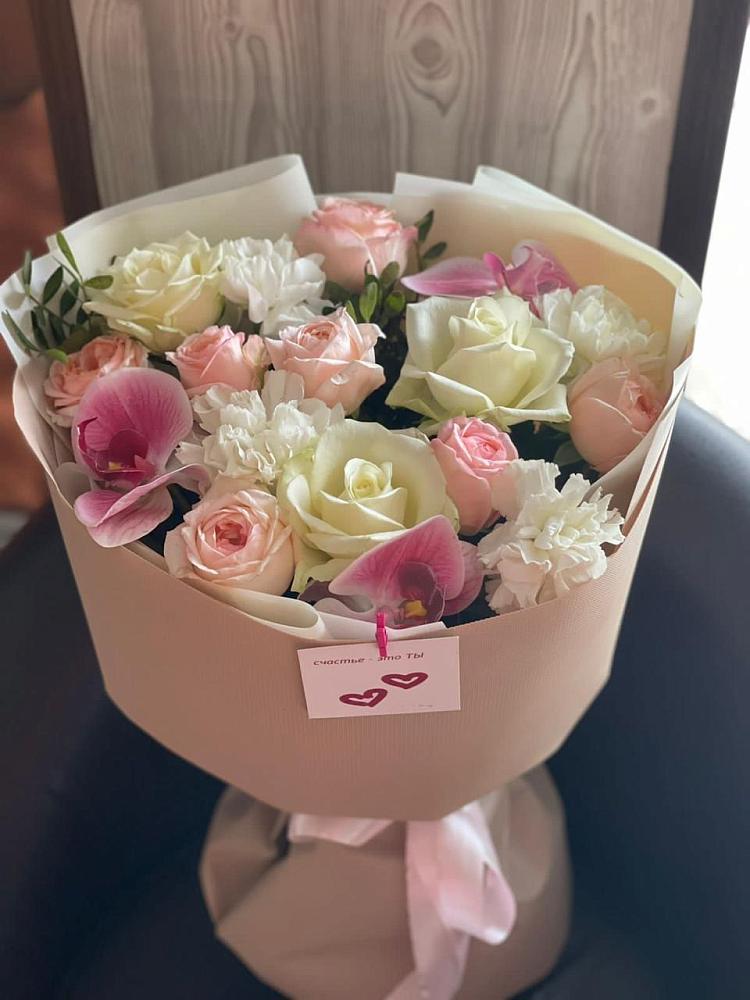 Букет цветов из: Орхидеи, Розы и Гвоздики в Емельяново