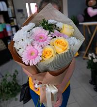 Букет цветов из:  Герберы, Розы и Хризантемы в Емельяново