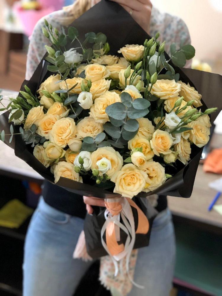 Букет цветов из: Розы и Лизиантусы в Емельяново