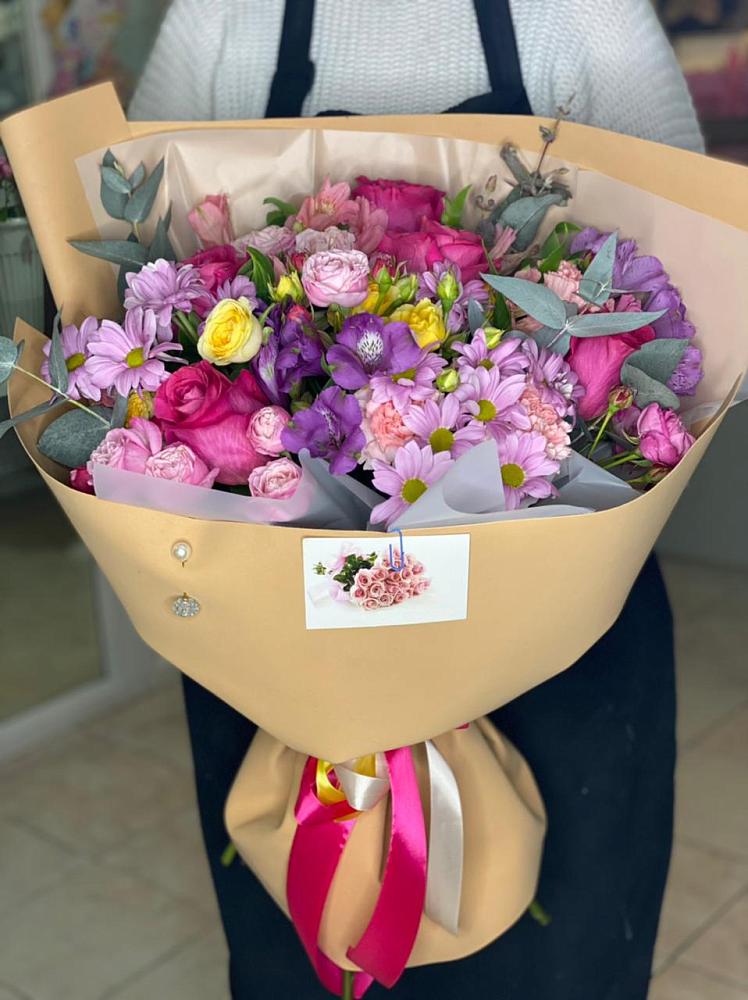 Букет цветов из: Хризантемы, Гвоздики и Альстромерии в Емельяново