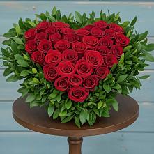 Цветочная композиция из Розы в виде сердца в Емельяново