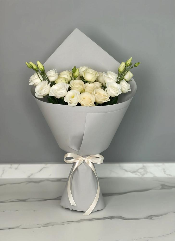 Букет цветов из: Розы и Лизиантусы в Емельяново