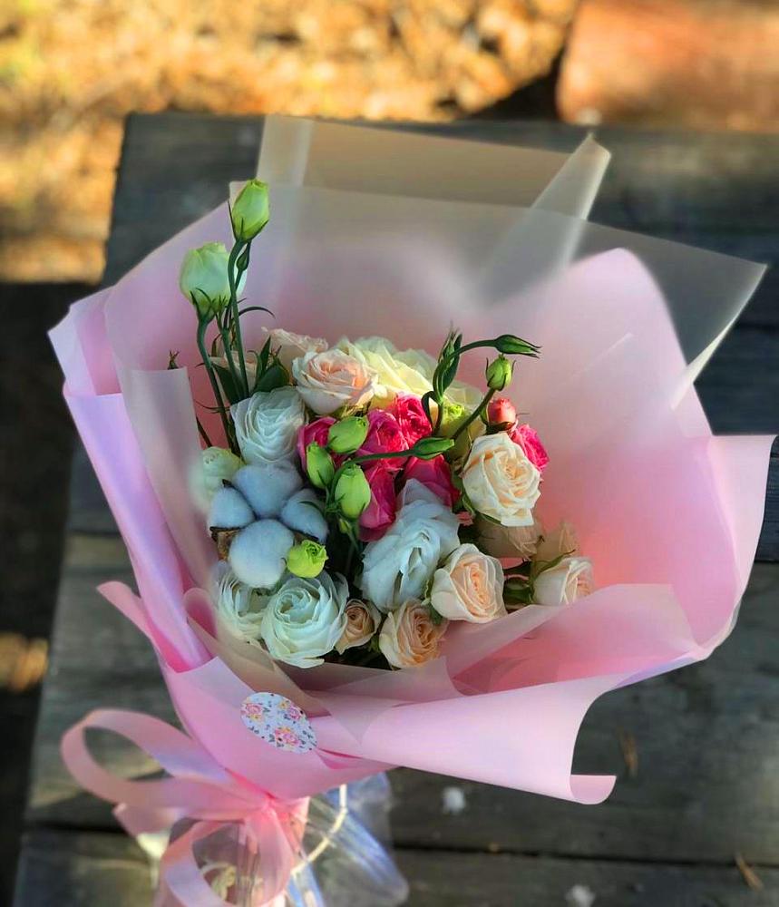 Букет цветов из: Розы и Лизиантусы в Емельяново