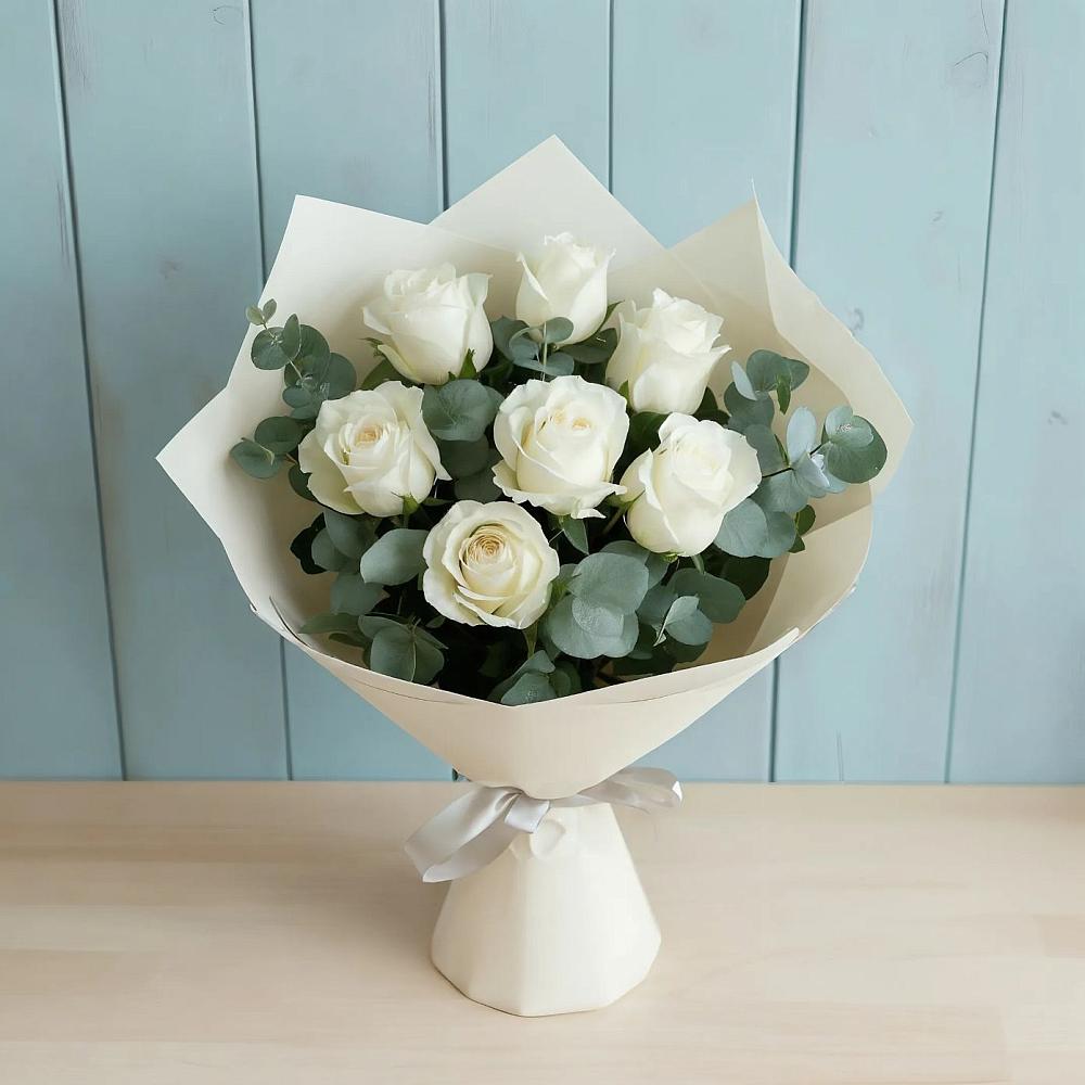 Букет Белые розы в Эвкалипте в Емельяново