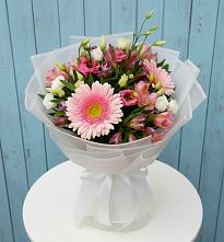 Букет цветов из:  Герберы, Альстромерии и Лизиантусы в Емельяново