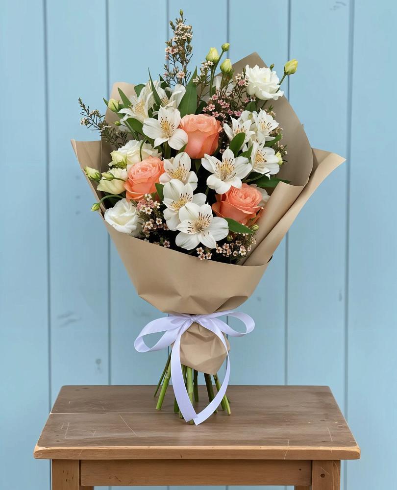 Букет цветов из: Альстромерии, Лизиантусы, Розы и Хризантемы в Емельяново