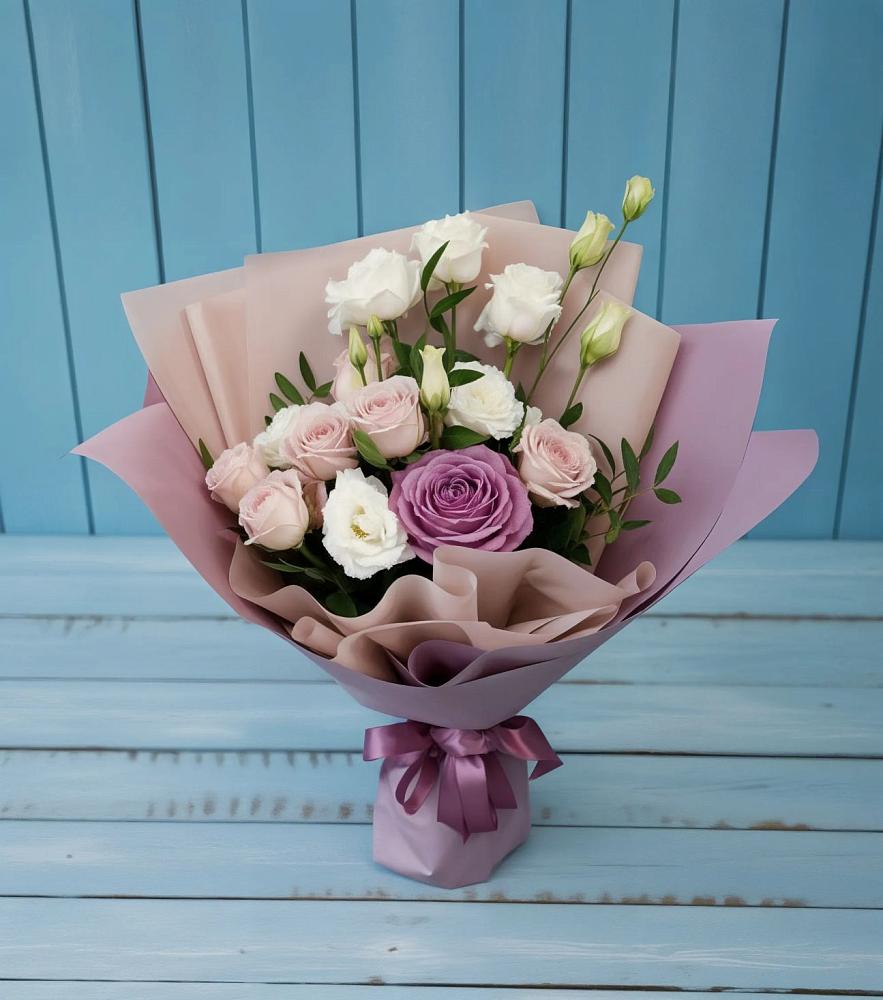 Букет цветов из: Розы и Лизиантусы в Емельяново